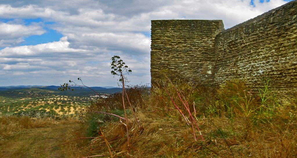 1 A NOUDAR Castle LONG